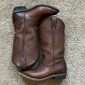 Frye studded Billy boot, cognac, size 6.5